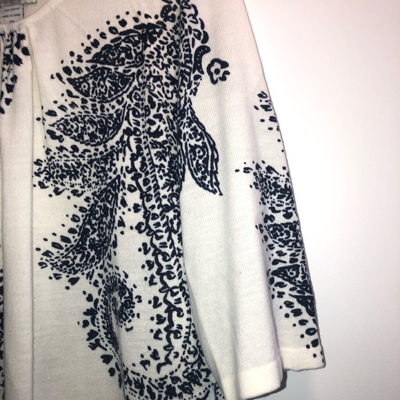 EUC Women’s Cathy Daniels Sweater - Picture 4 of 8